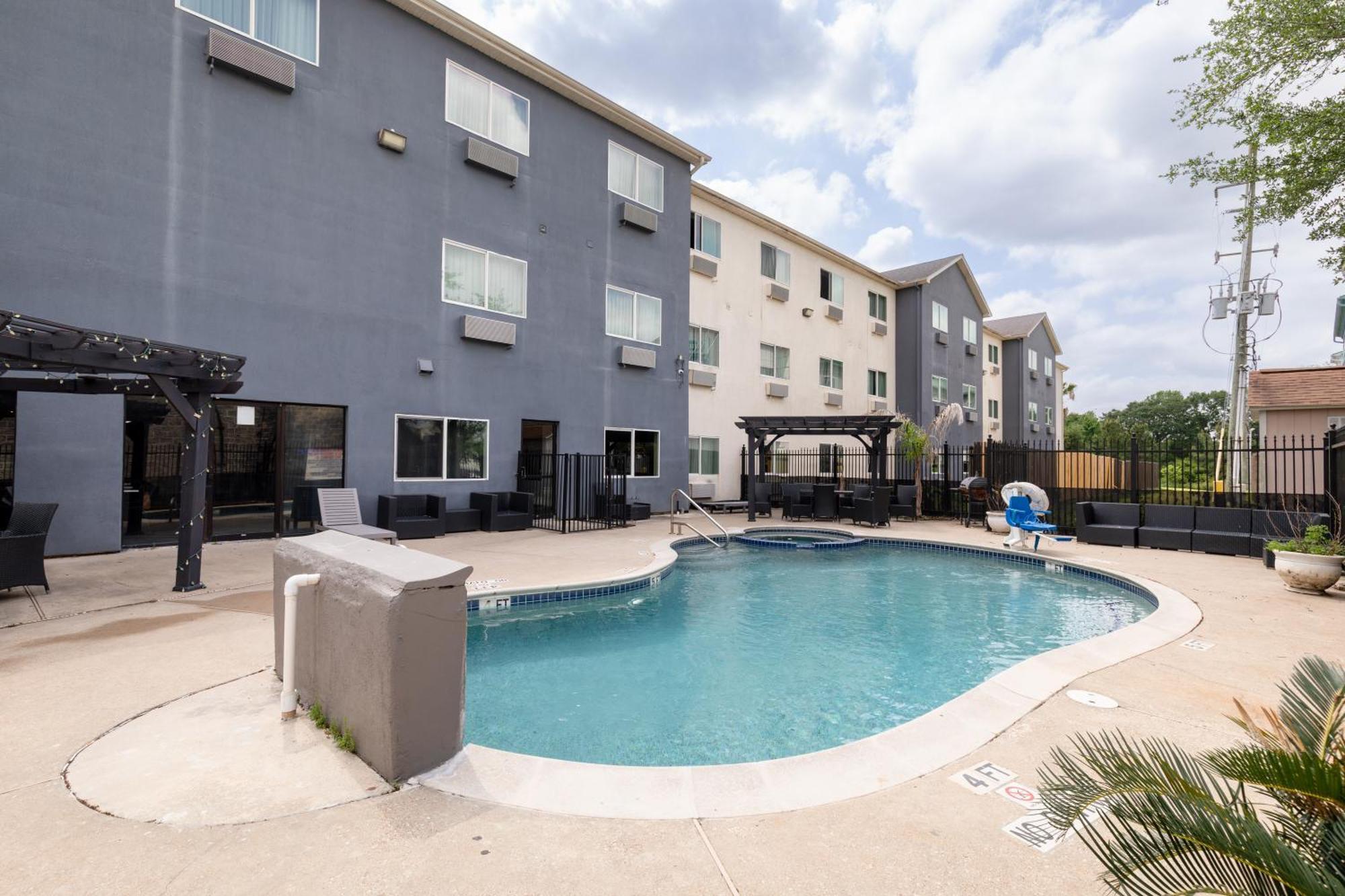 Wingate By Wyndham Humble/Houston Intercontinental Airport Hotel Exterior photo